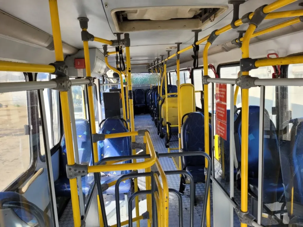 Ônibus MARCOPOLO SENIOR MIDI M.B 1519 JM 2014 seminovo à venda, código 1550 - foto 04