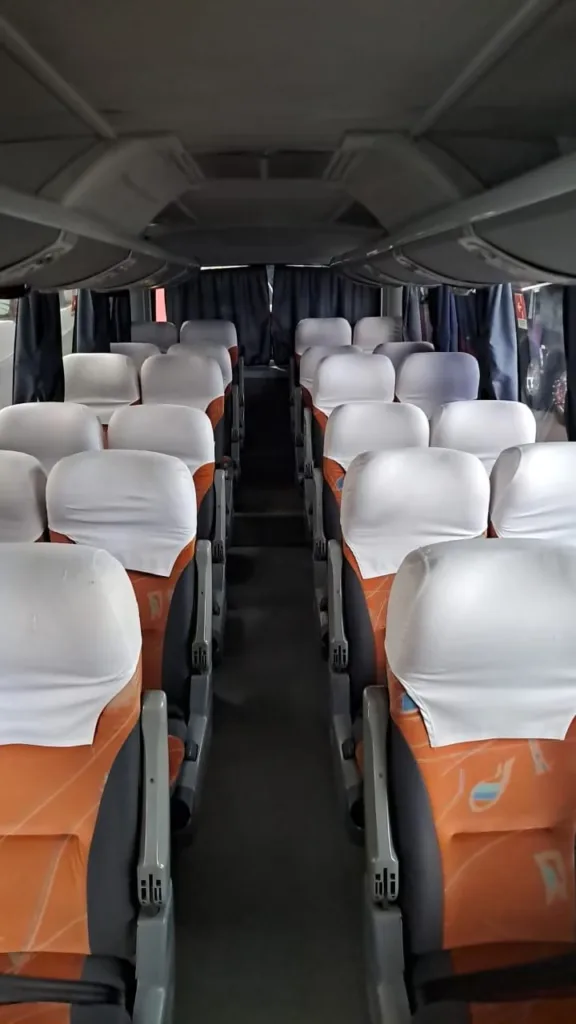 Ônibus MARCOPOLO VOLARE DW9 LIMOUSINE M.BENZ JM 2013 seminovo à venda, código 676 - foto 07