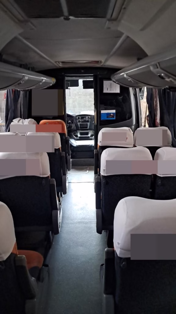 Micro-ônibus Marcopolo Volare DW9 Limousine ano 2013 à venda COD.676