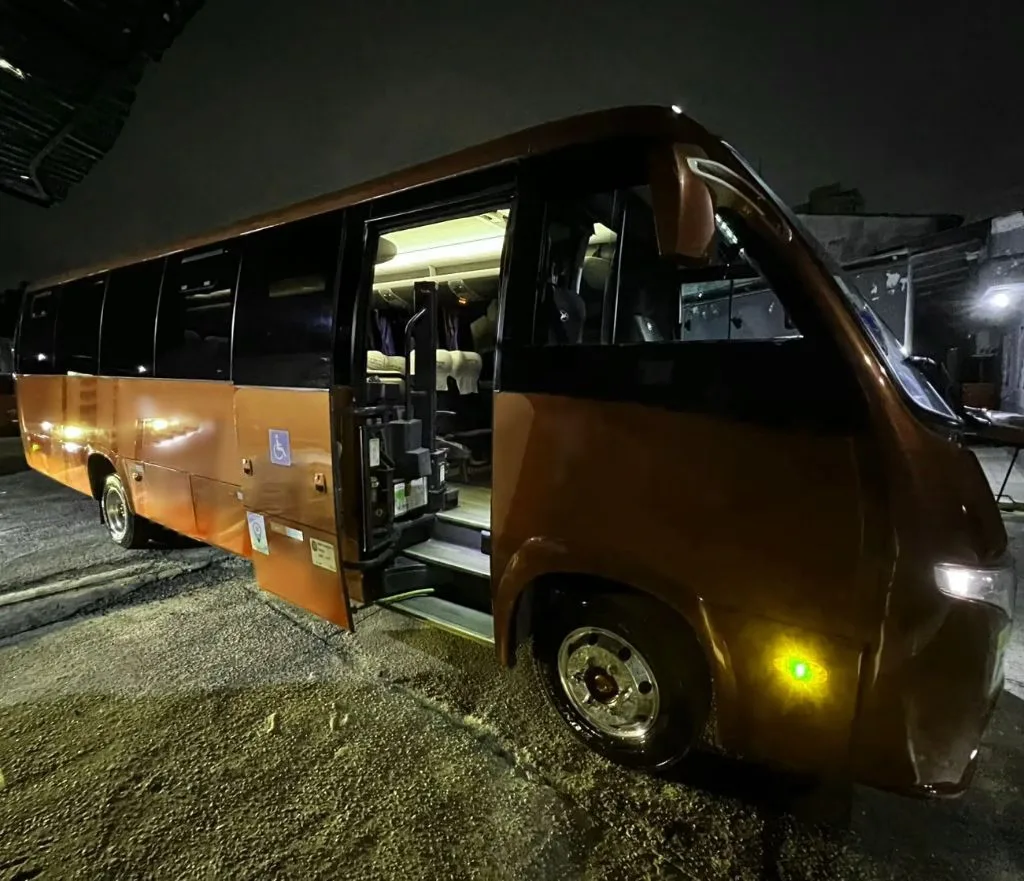 Ônibus MARCOPOLO VOLARE FLY 9 EXECUTIVO JM 2023 seminovo à venda, código 1657 - foto 01