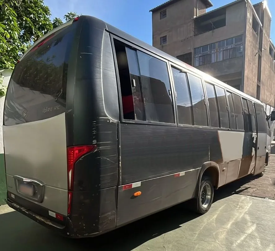Ônibus MARCOPOLO VOLARE W9 AGRALE CUMMINS JM 2017 seminovo à venda, código 1671 - foto 03