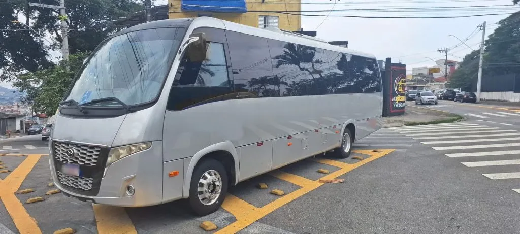 Ônibus MARCOPOLO VOLARE W9 LIMOUSINE AGRALE JM 2014 seminovo à venda, código 1738 - foto 02