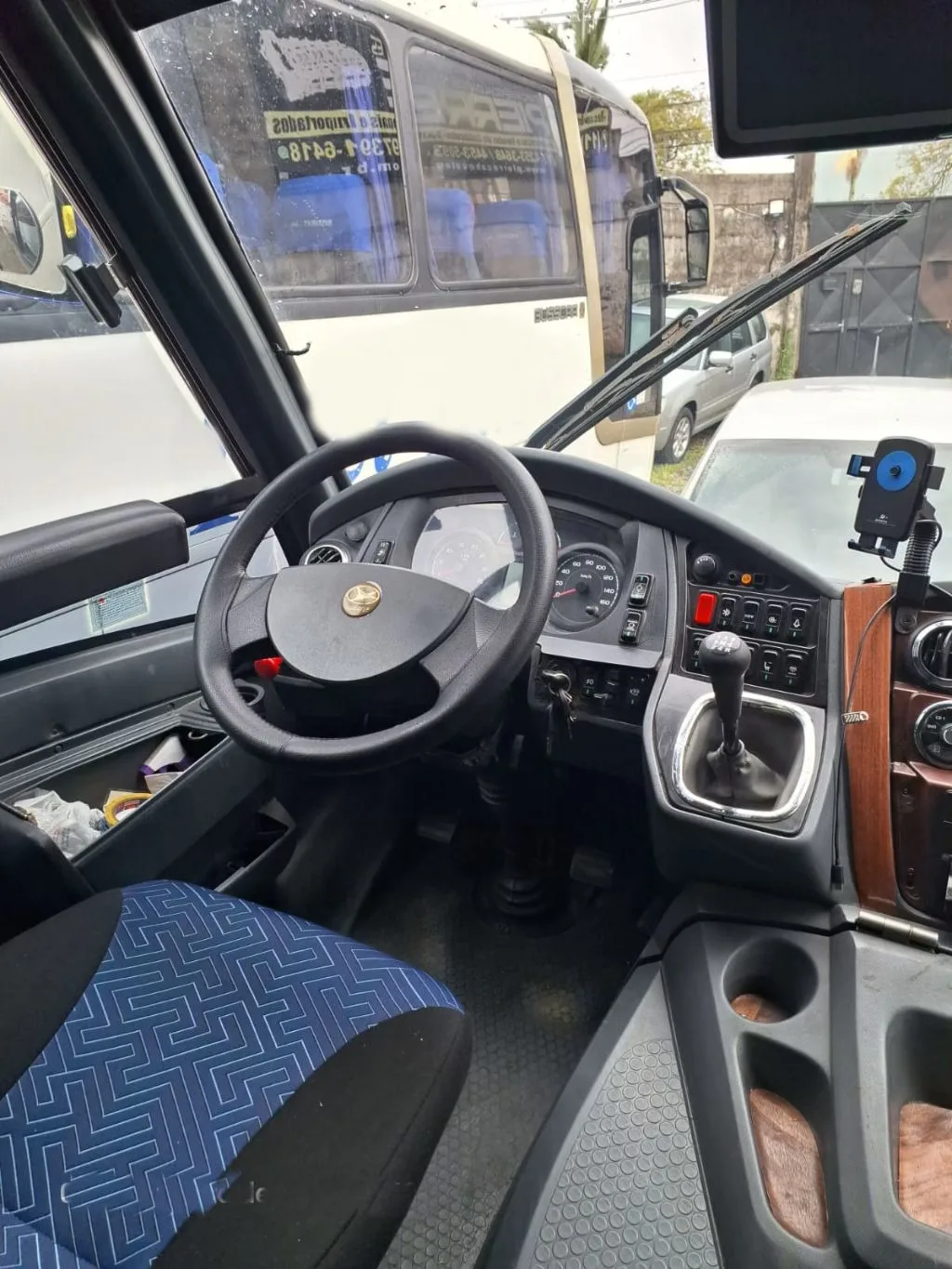 Ônibus MARCOPOLO VOLARE W9 LIMOUSINE AGRALE JM 2014 seminovo à venda, código 1738 - foto 05