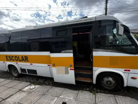 Ônibus MARCOPOLO VOLARE W9 LIMOUSINE MWM JM 2012 seminovo à venda, código 10 - foto 01