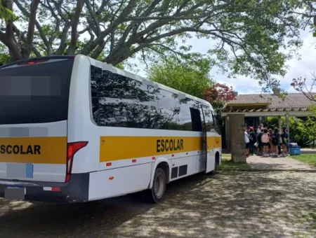 Ônibus MARCOPOLO VOLARE W9 LIMOUSINE MWM JM 2012 seminovo à venda, código 10 - foto 04