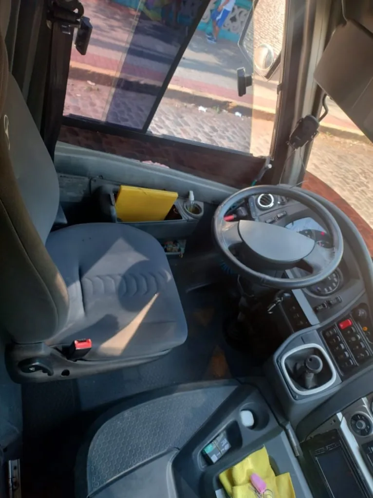 Ônibus MARCOPOLO VOLARE WL COMPLETO JM 2015 seminovo à venda, código 327 - foto 05