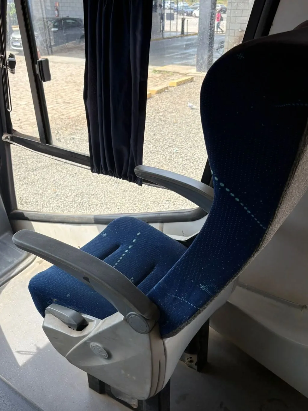 Ônibus MASCARELLO GRAN MICRO M.BENZ LO 916 JM 2023 seminovo à venda, código 704 - foto 04