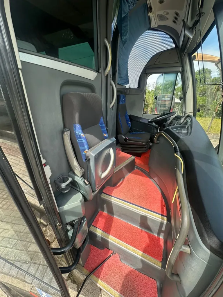 Ônibus NEOBUS N10 NEW ROAD 380 K310 JM 2014 seminovo à venda, código 1264 - foto 03