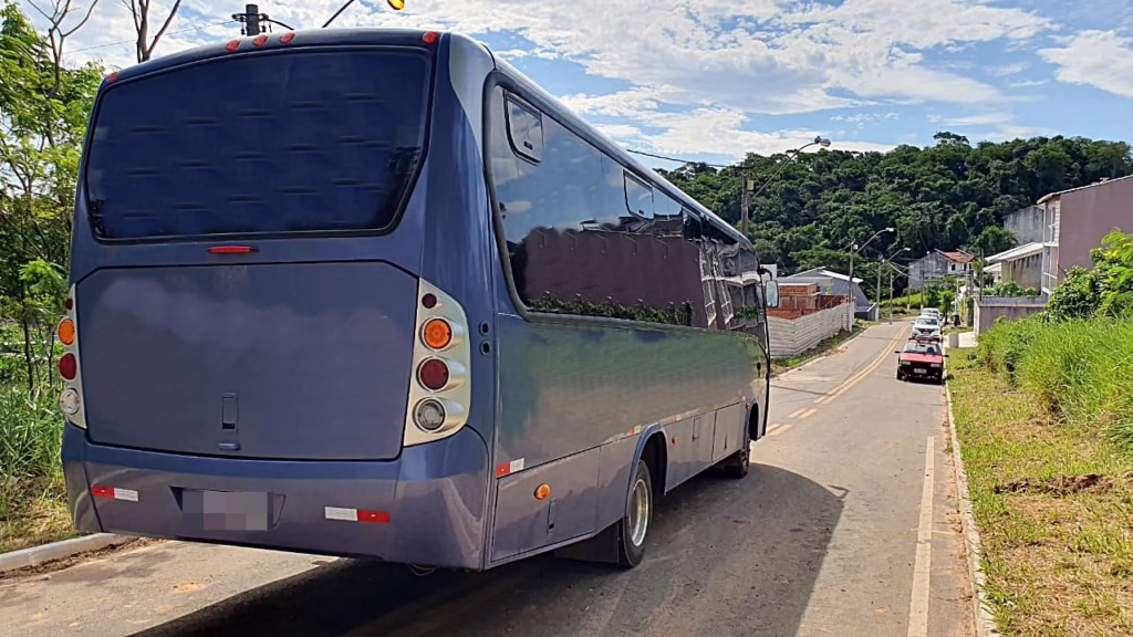 NEOBUS THUNDER PLUS ANO 2012 VW 9150 JM COD.05