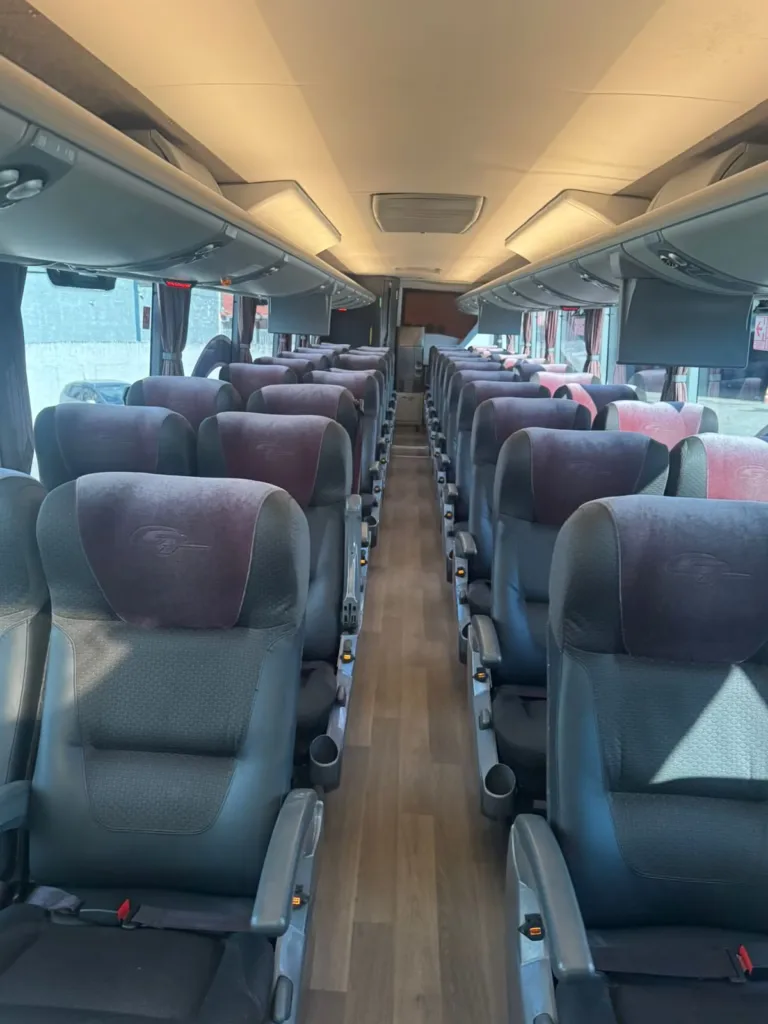 Ônibus PARADISO 1600 LD NEW G7 M.BENZ O500 RSD JM 2023 seminovo à venda, código 252 - foto 03