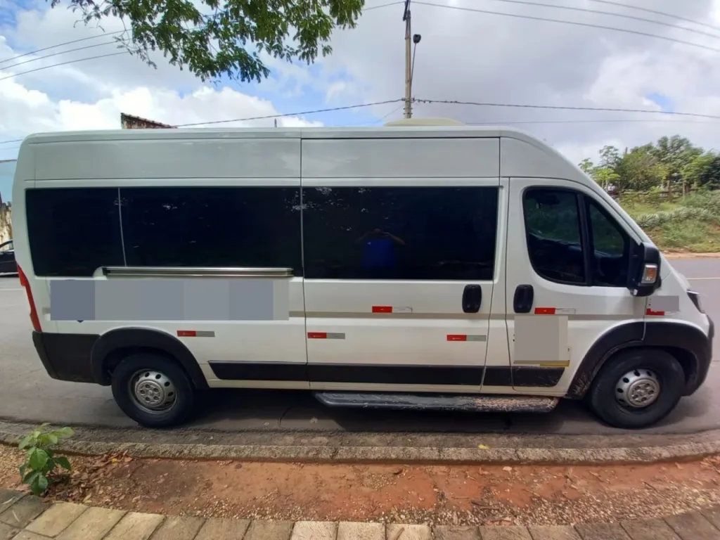 Ônibus PEUGEOT BOXER MINIBUS LUXO JM 2020 seminovo à venda, código 471 - foto 05