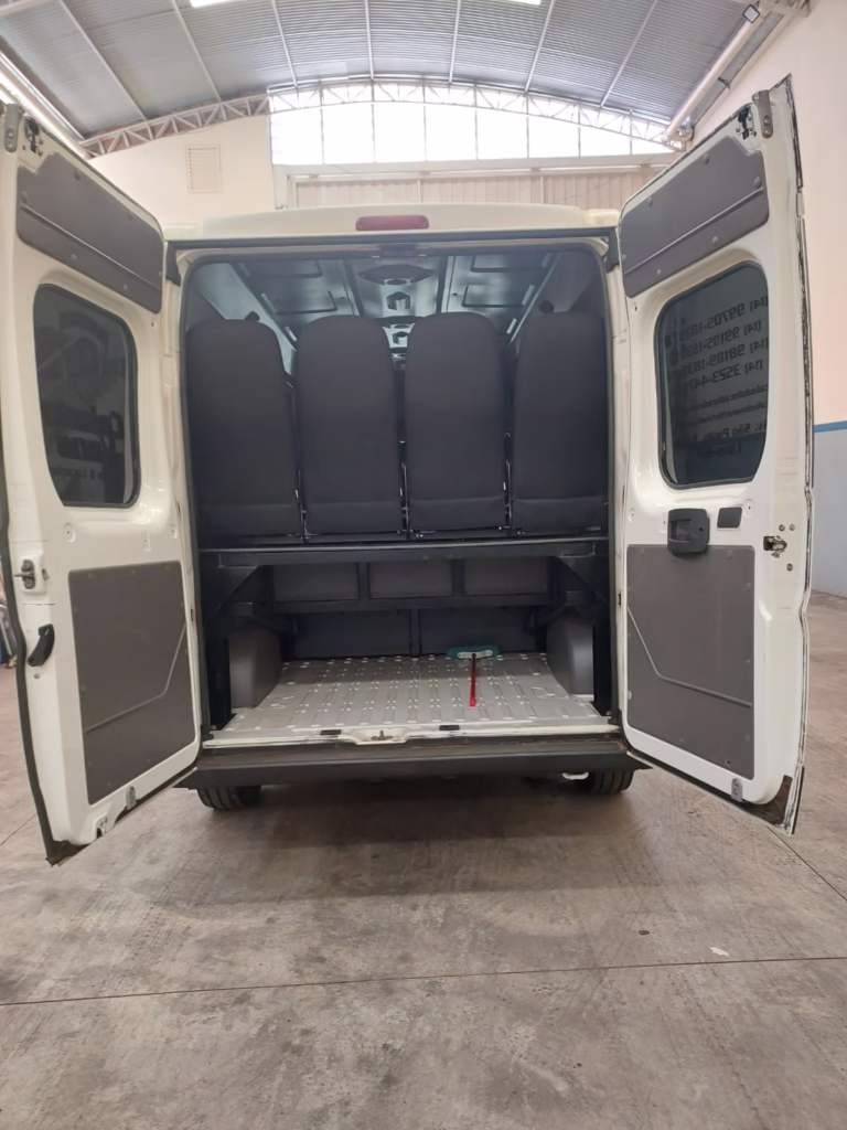 PEUGEOT BOXER MINIBUS ANO 2020 LUXO JM COD.471