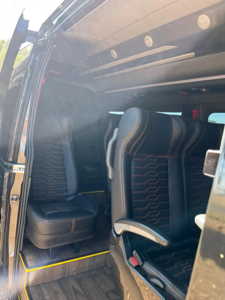 Ônibus RENAULT MASTER EXECUTIVA JM 2025 seminovo à venda, código 1630 - foto 07