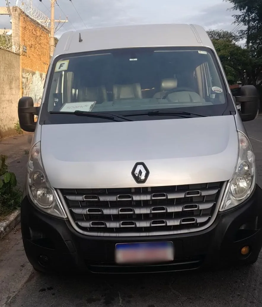 Ônibus RENAULT MASTER L3H2 EXECUTIVA JM 2015 seminovo à venda, código 1668 - foto 02