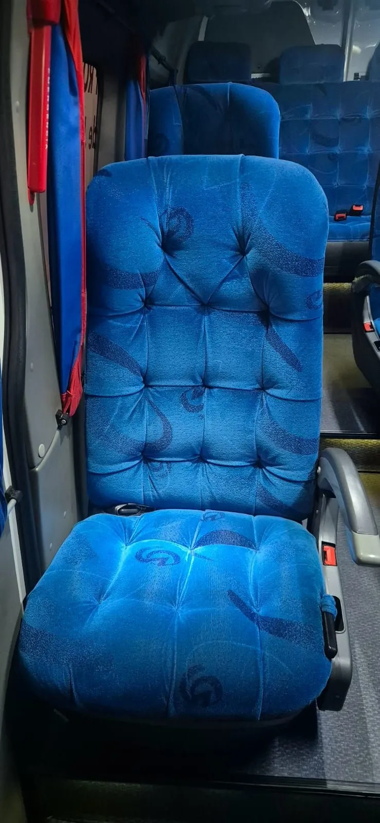 Ônibus RENAULT MASTER L3H2 EXECUTIVA JM 2017 seminovo à venda, código 1694 - foto 07