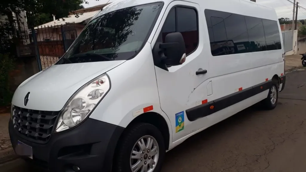 Ônibus RENAULT MASTER L3H2 EXECUTIVA JM 2018 seminovo à venda, código 1356 - foto 01