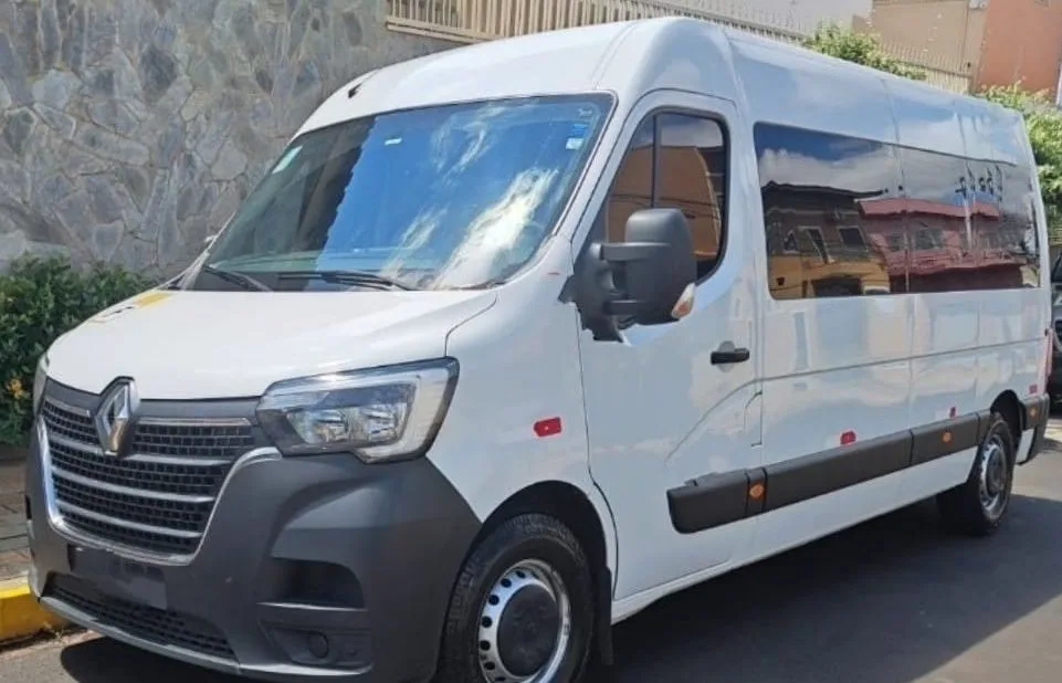 Ônibus RENAULT MASTER L3H2 EXECUTIVA JM 2023 seminovo à venda, código 1363 - foto 01