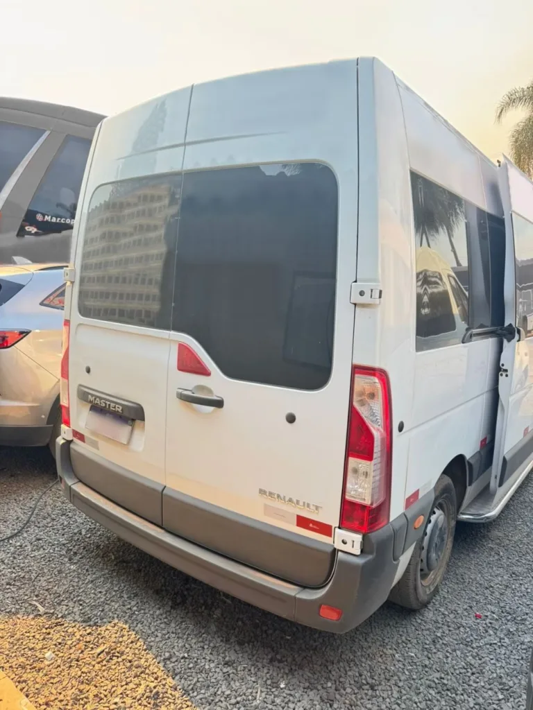 Ônibus RENAULT MASTER L3H2 EXECUTIVA JM 2024 seminovo à venda, código 1625 - foto 03