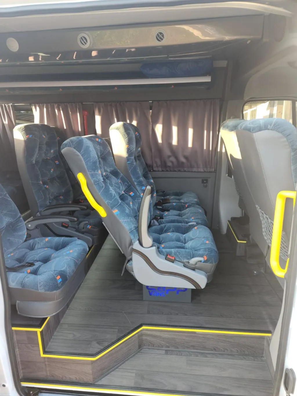 Ônibus RENAULT MASTER L3H2 EXECUTIVA JM 2025 seminovo à venda, código 1401 - foto 07