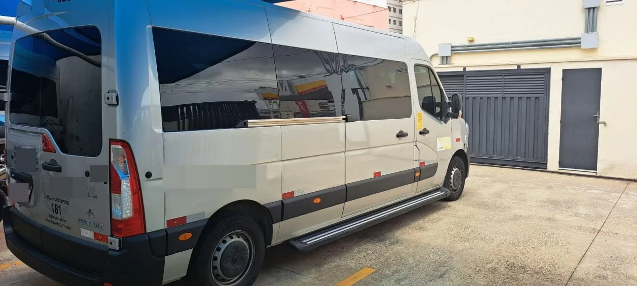Ônibus RENAULT MASTER L3H2 LONGA EXEC MARTICAR JM 2023 seminovo à venda, código 822 - foto 01