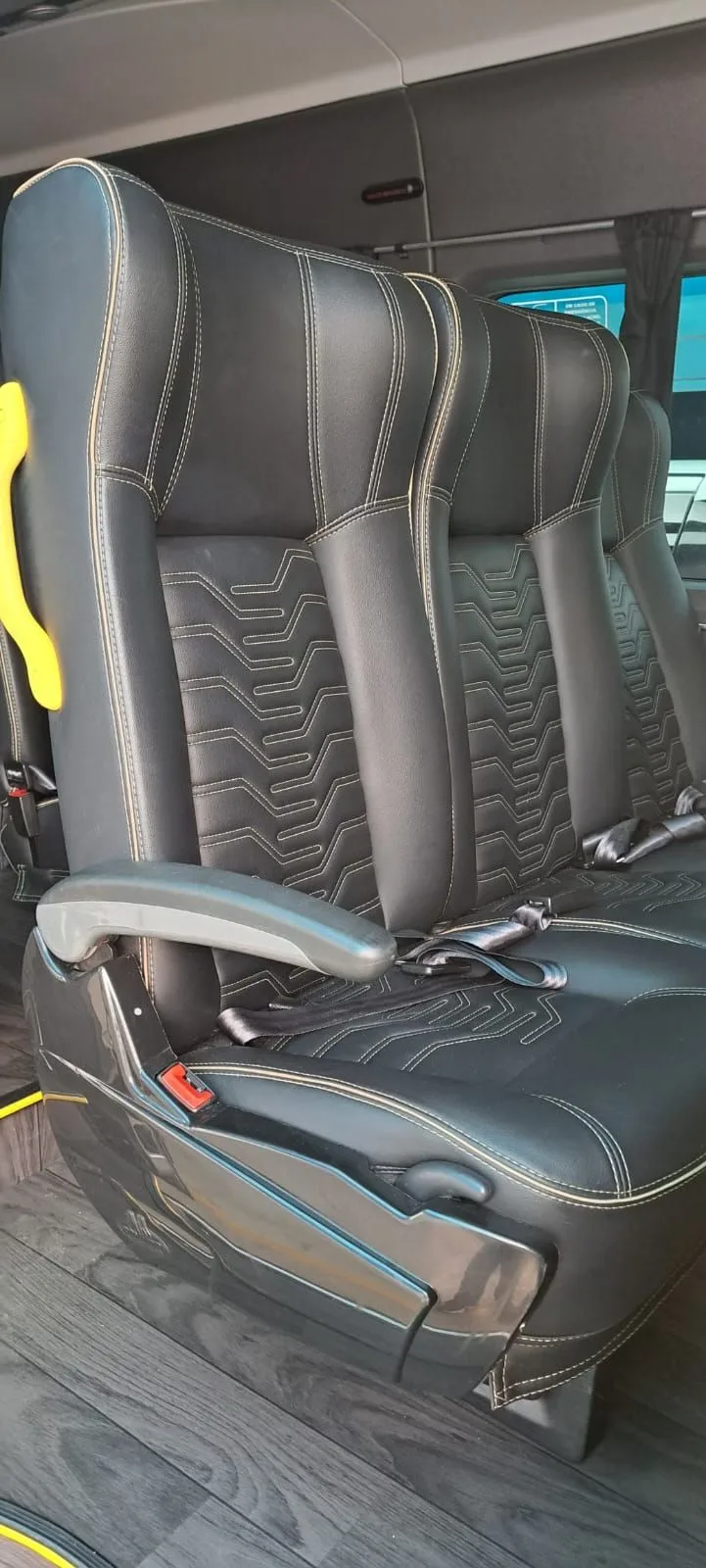Ônibus RENAULT MASTER L3H2 LONGA EXEC MARTICAR JM 2023 seminovo à venda, código 822 - foto 04