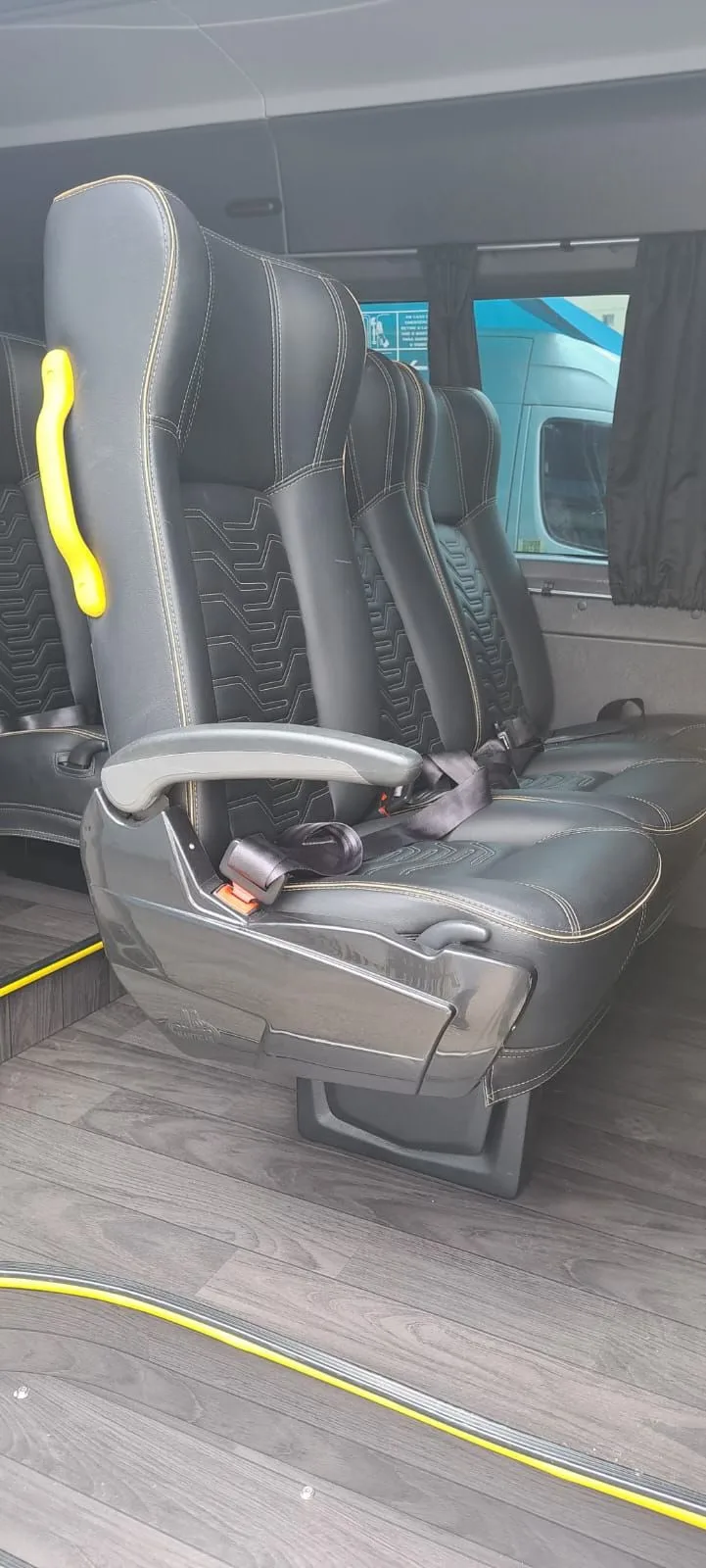 Ônibus RENAULT MASTER L3H2 LONGA EXEC MARTICAR JM 2023 seminovo à venda, código 822 - foto 05