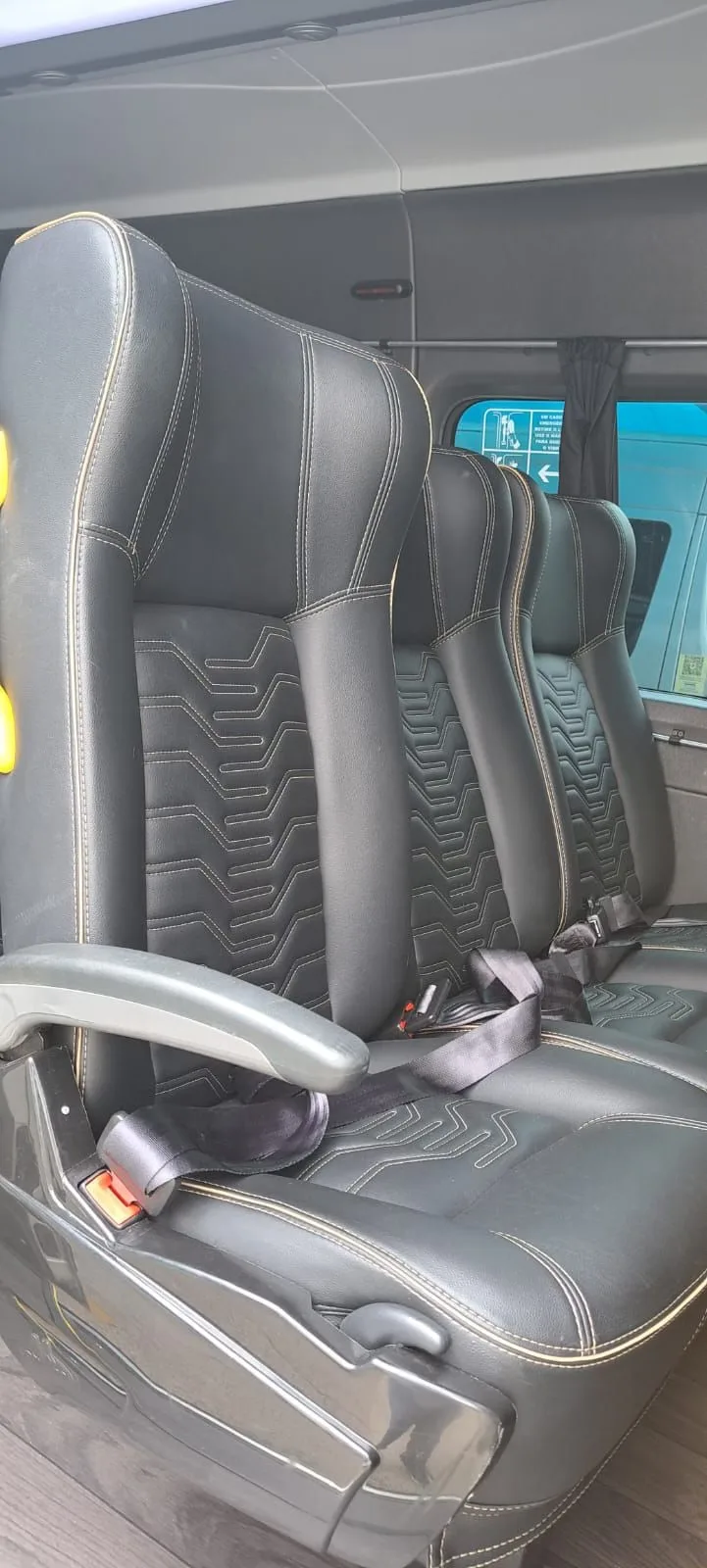 Ônibus RENAULT MASTER L3H2 LONGA EXEC MARTICAR JM 2023 seminovo à venda, código 822 - foto 06