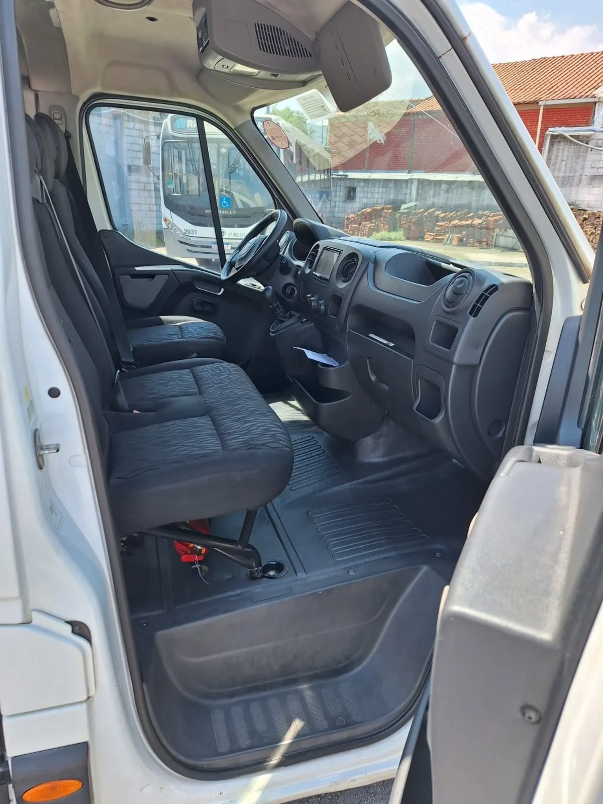 Ônibus RENAULT MASTER L3H2 LUXO JM 2019 seminovo à venda, código 1478 - foto 05