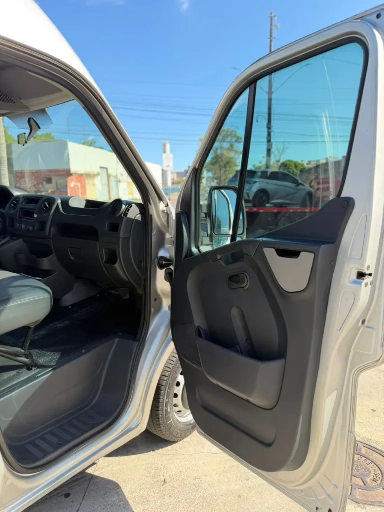 Ônibus RENAULT MASTER L3H2 LUXO JM 2019 seminovo à venda, código 897 - foto 06