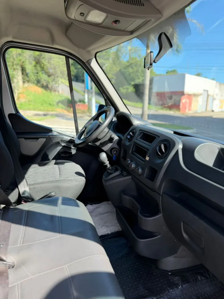 Ônibus RENAULT MASTER L3H2 LUXO JM 2019 seminovo à venda, código 897 - foto 07