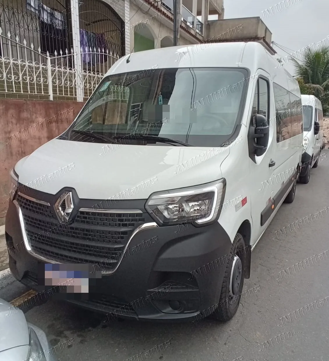 Ônibus RENAULT MASTER LONGA EXEC MARTICAR JM 2023 seminovo à venda, código 1045 - foto 01