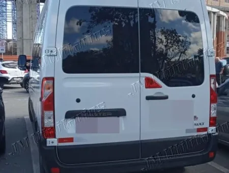 Ônibus RENAULT MASTER LONGA EXEC MARTICAR JM 2023 seminovo à venda, código 1045 - foto 03