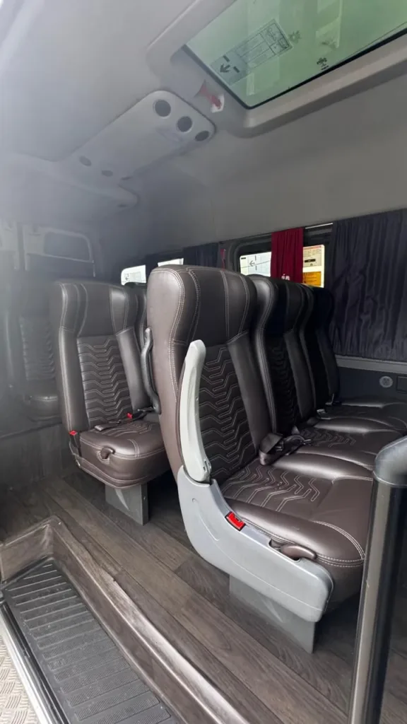 Ônibus SPRINTER CDI 415 CURTA TETO ALTO LUXO JM 2019 seminovo à venda, código 145 - foto 09