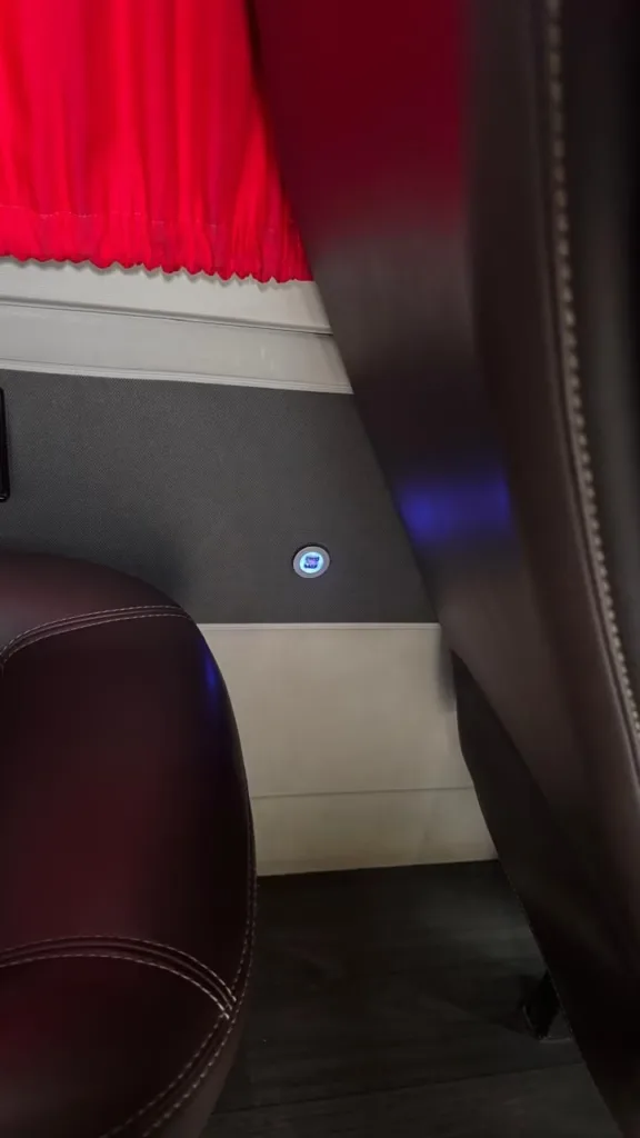 Ônibus SPRINTER CDI 415 CURTA TETO ALTO LUXO JM 2019 seminovo à venda, código 145 - foto 13
