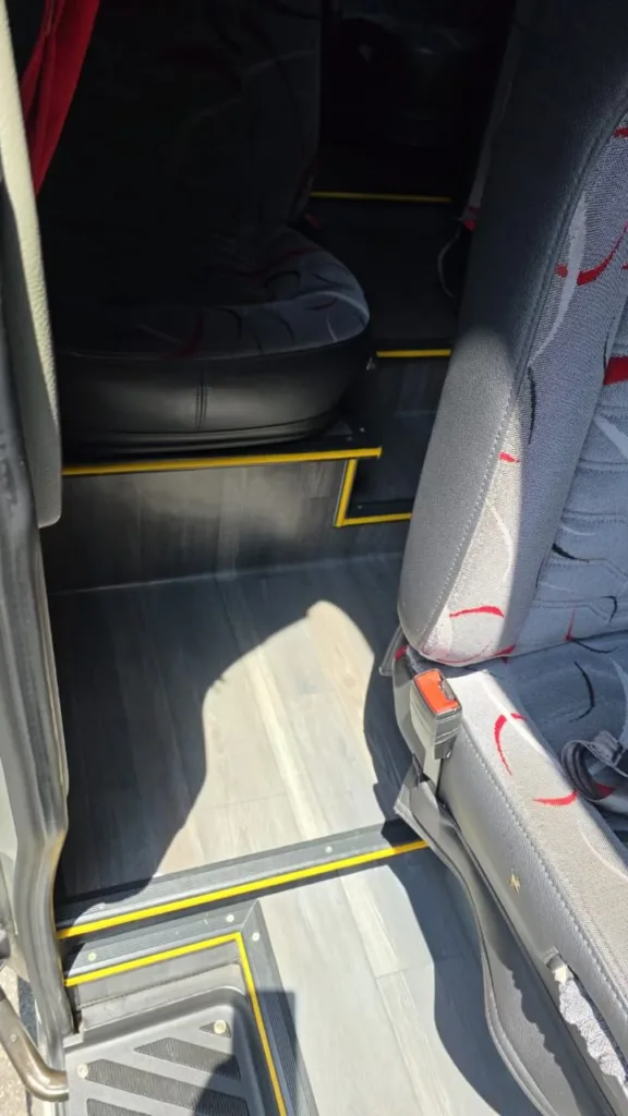 Ônibus SPRINTER CDI 415 EXECUTIVA JM 2017 seminovo à venda, código 1443 - foto 11