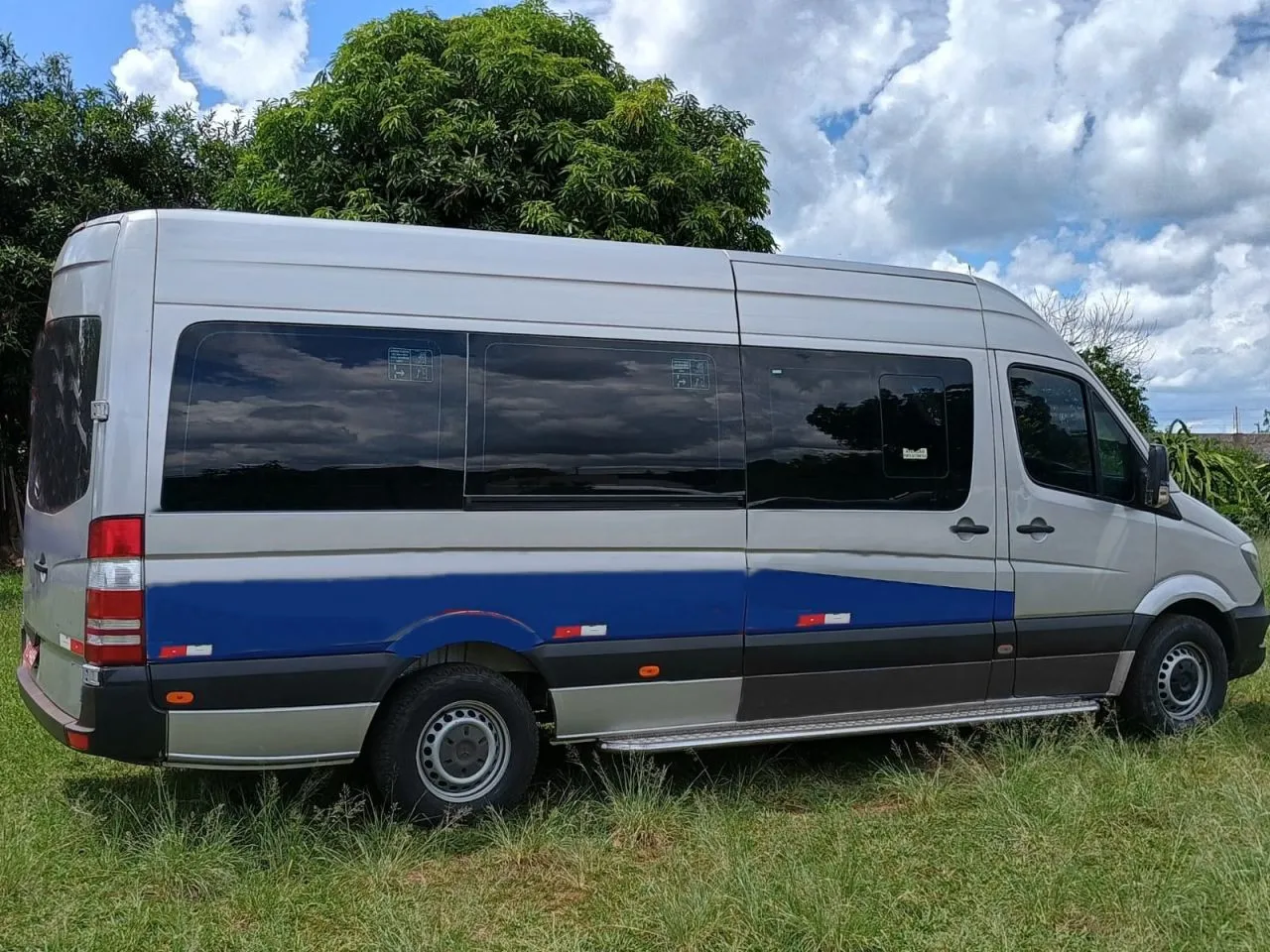 Ônibus SPRINTER CDI 415 EXECUTIVA JM 2017 seminovo à venda, código 1502 - foto 01