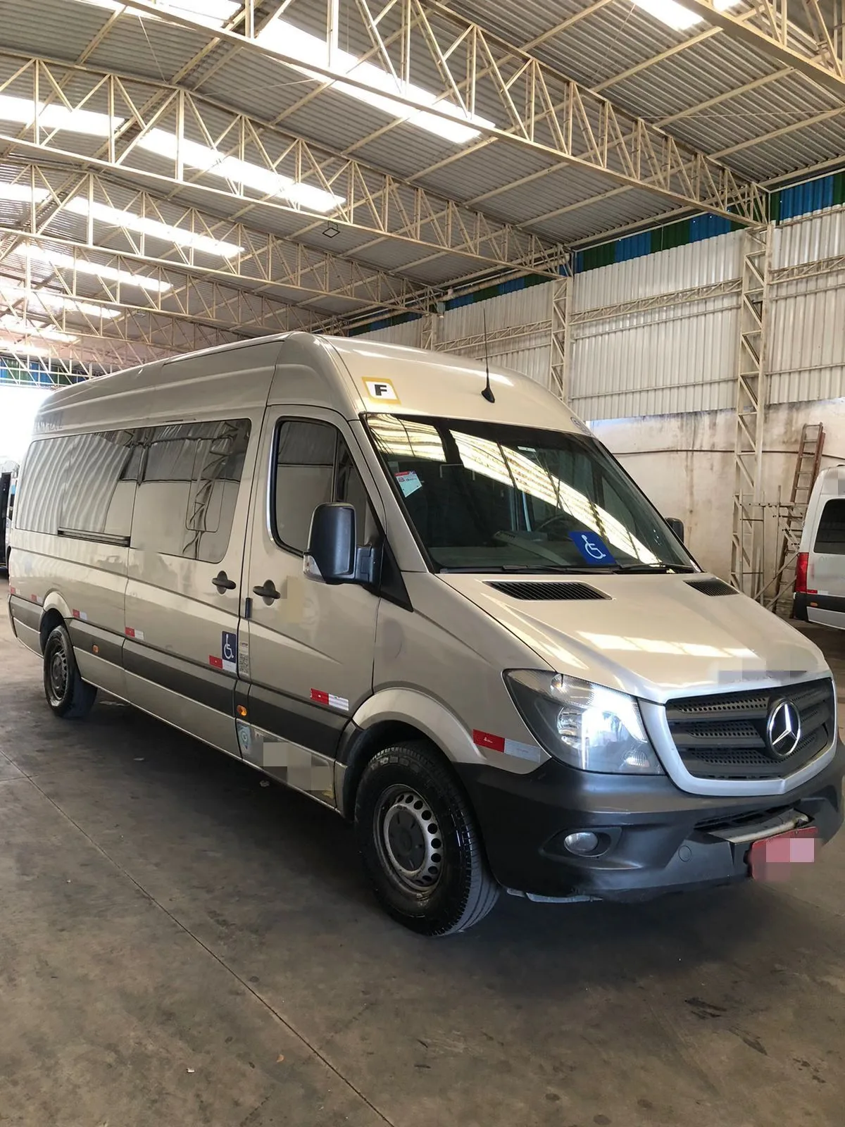 Ônibus SPRINTER CDI 415 EXECUTIVA JM 2019 seminovo à venda, código 1346 - foto 01