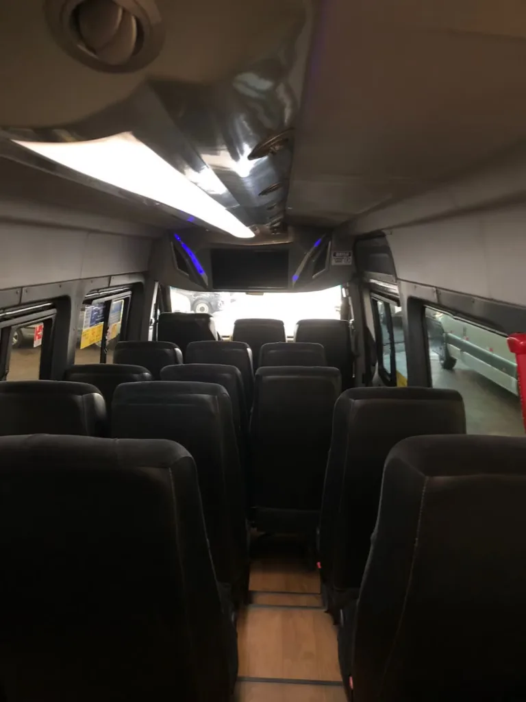 Ônibus SPRINTER CDI 415 EXECUTIVA JM 2019 seminovo à venda, código 1346 - foto 08