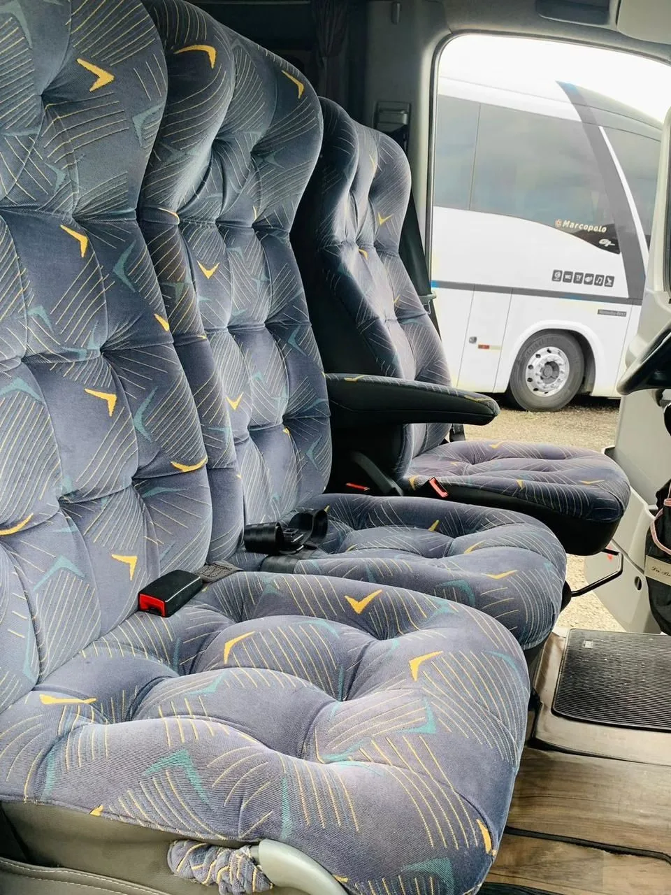Ônibus SPRINTER CDI 415 EXECUTIVA JM 2019 seminovo à venda, código 1580 - foto 05