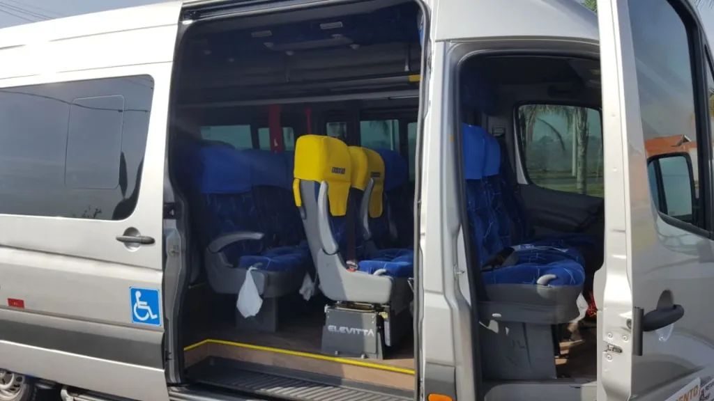 Ônibus SPRINTER CDI 415 EXECUTIVA JM 2019 seminovo à venda, código 1659 - foto 04