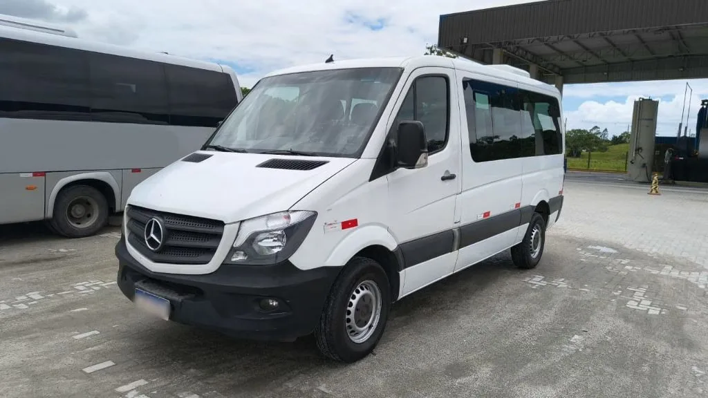 Ônibus SPRINTER CDI 415 TETO BAIXO LUXO JM 2019 seminovo à venda, código 1706 - foto 03