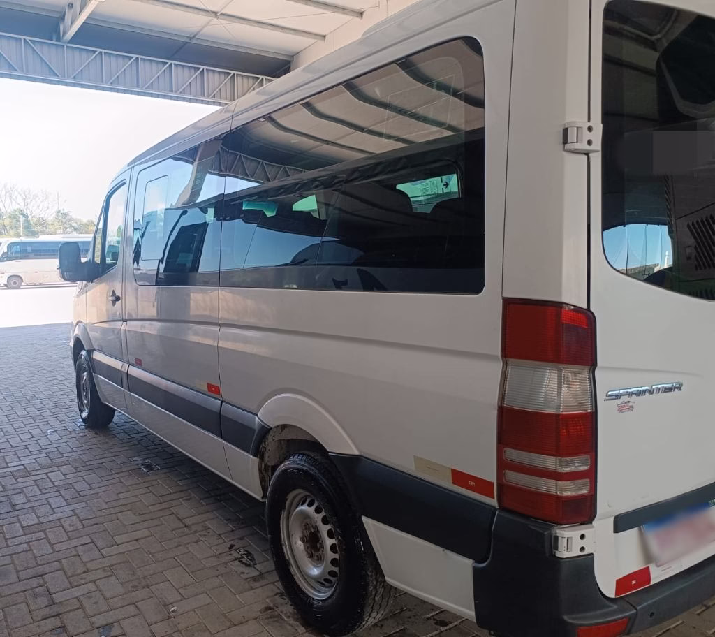 Van Sprinter CDI 415 teto baixo luxo ano 2019 – COD.1706