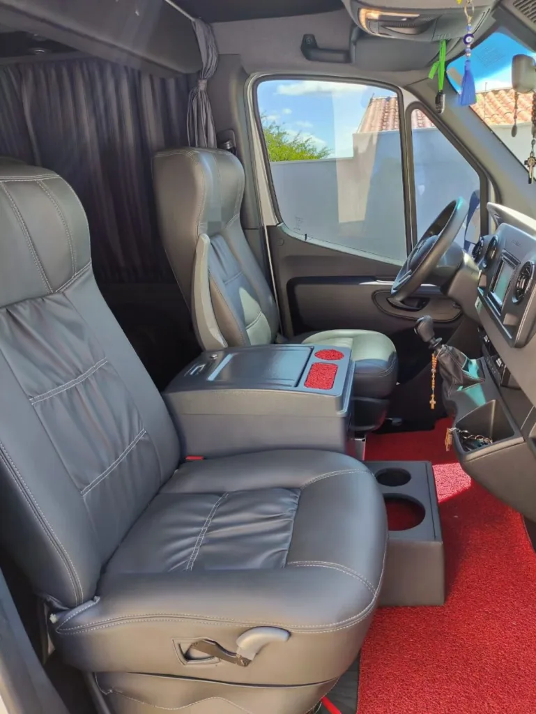 Ônibus SPRINTER CDI 416 EXECUTIVA JM 2020 seminovo à venda, código 1655 - foto 02
