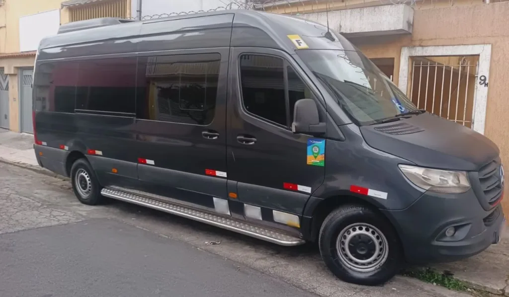 Ônibus SPRINTER CDI 416 EXECUTIVA JM 2021 seminovo à venda, código 1349 - foto 02