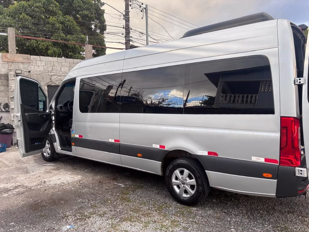 SPRINTER CDI 416 ANO 2022 LONGA EXECUTIVA JM COD.1696