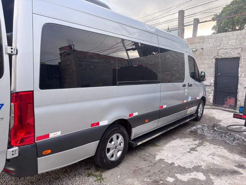 SPRINTER CDI 416 ANO 2022 LONGA EXECUTIVA JM COD.1696
