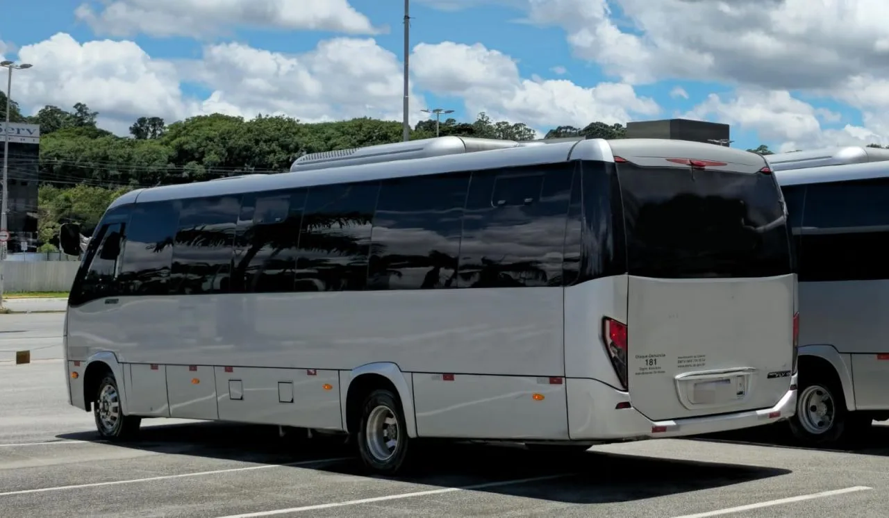 Ônibus VOLARE FLY 9 AGRALE JM 2023 seminovo à venda, código 1323 - foto 02