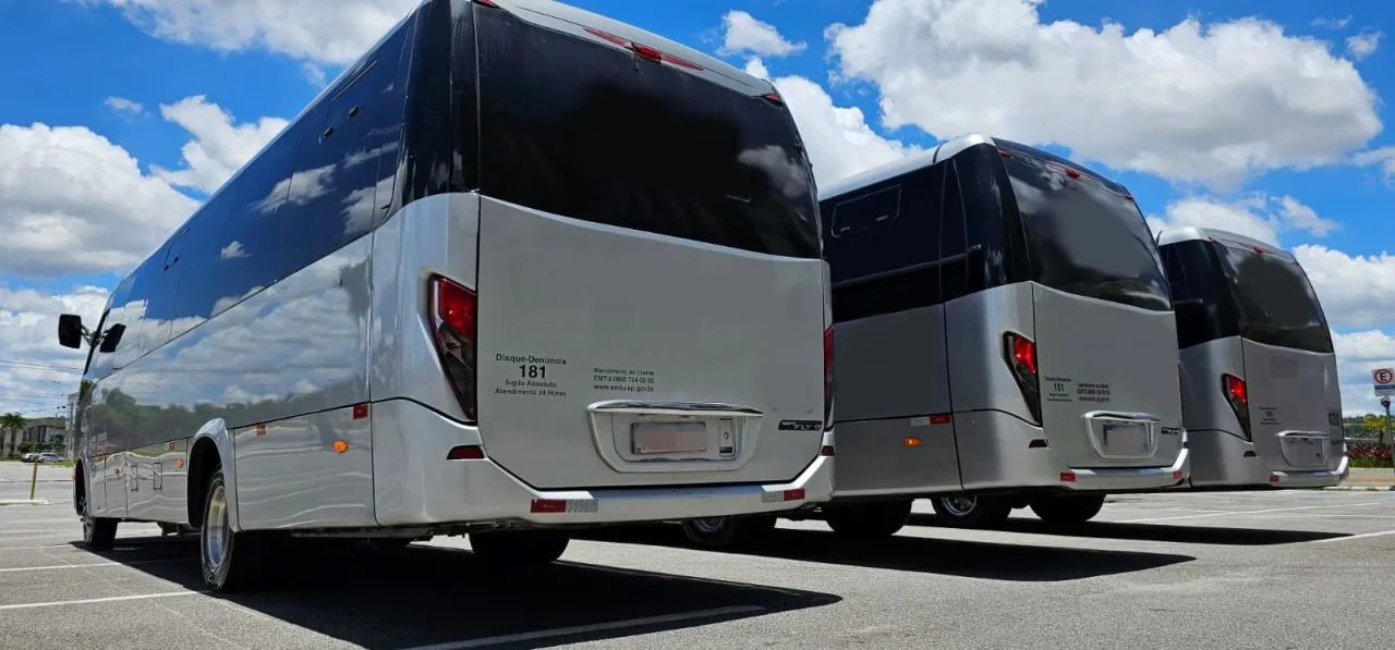 Ônibus VOLARE FLY 9 AGRALE JM 2023 seminovo à venda, código 1323 - foto 03