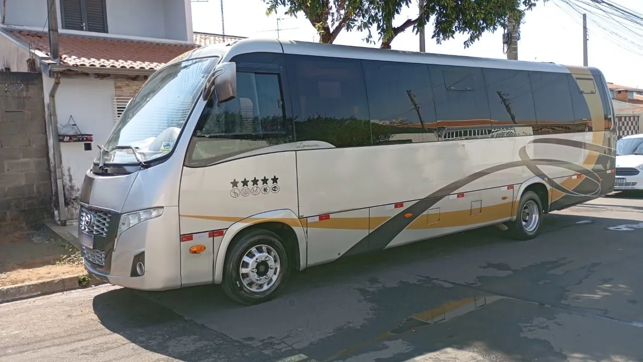 Ônibus VOLARE W9 LIMOUSINE AGRALE MA 10 JM 2014 seminovo à venda, código 1447 - foto 02