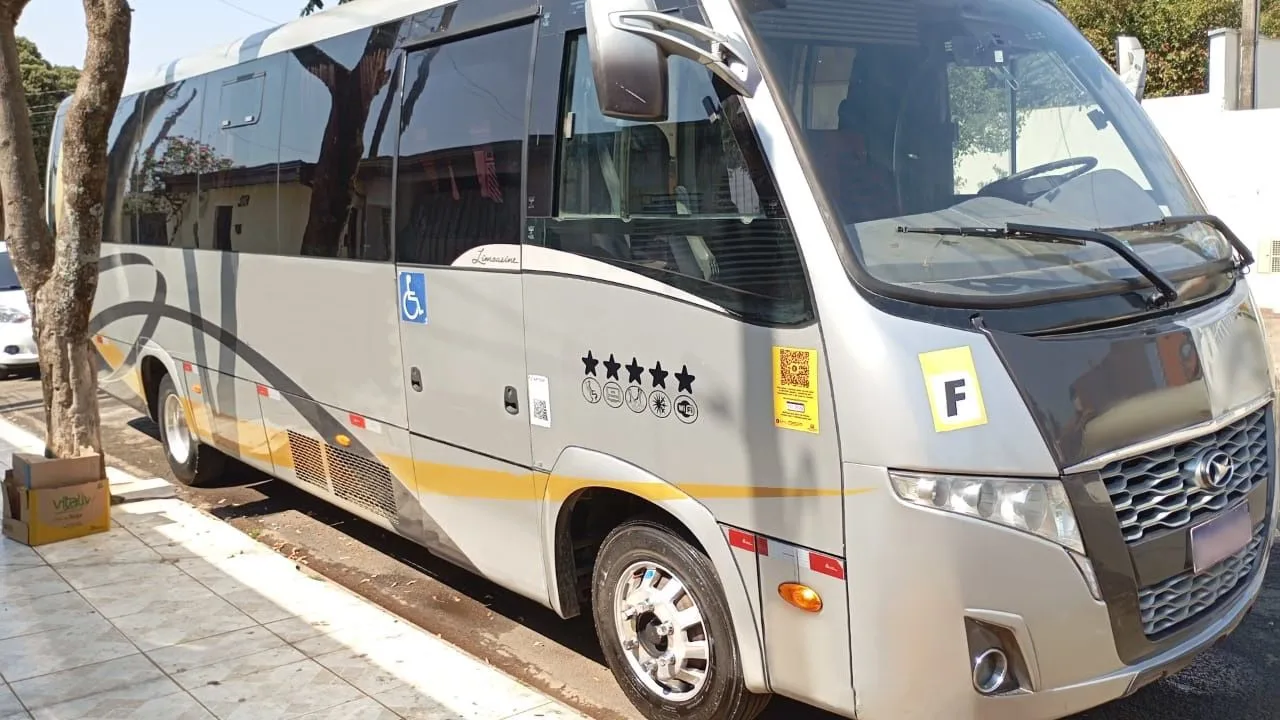 Ônibus VOLARE W9 LIMOUSINE AGRALE MA 10 JM 2014 seminovo à venda, código 1447 - foto 03